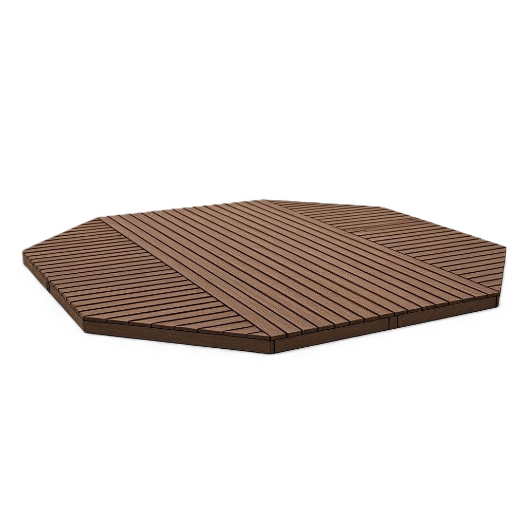 Erimuotoinen terassi 4x4m